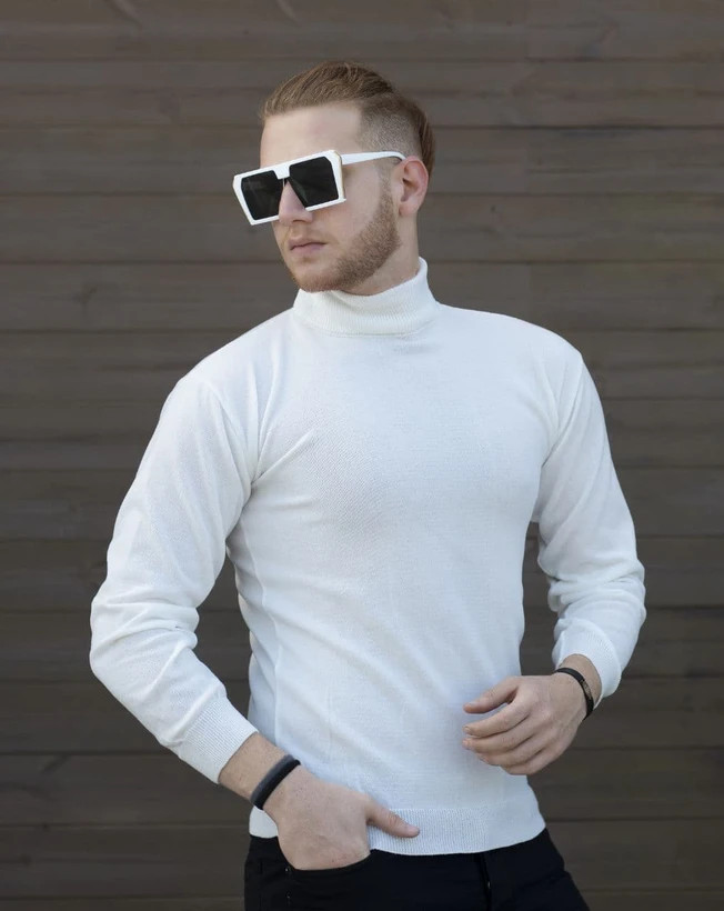 پلیور یقه اسکی سفید با قیمت استثنایی