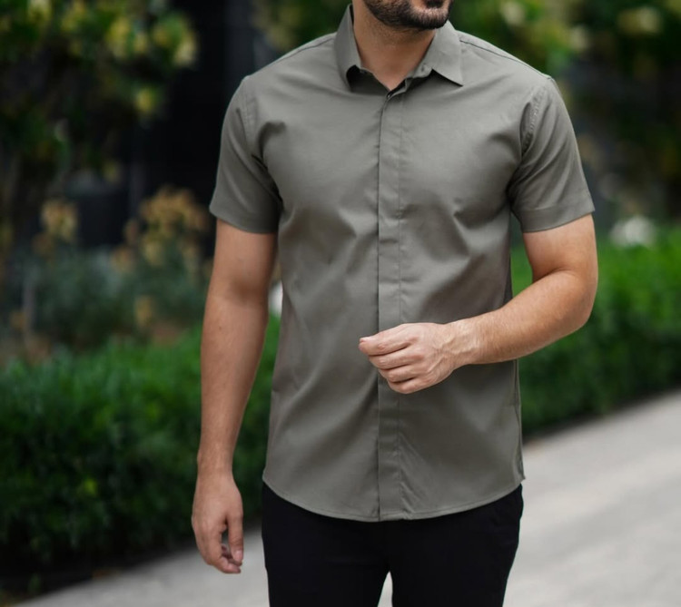 پیراهن آستین کوتاه سبز زیتونی مردانه ساتن کش پنبه | کیفیت برتر
