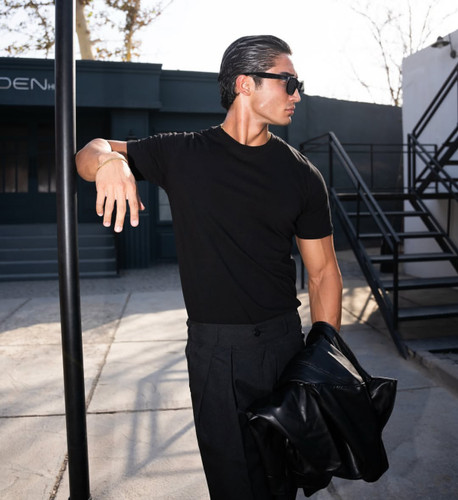 تیشرت فیت مشکی ساده بیسیک اسلیم فیت پارچه نخ پنبه اعلا