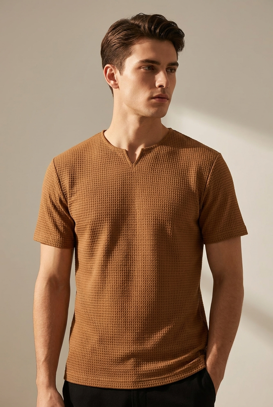 تیشرت یقه کوبایی شتری پارچه بیسکوییتی فول کش